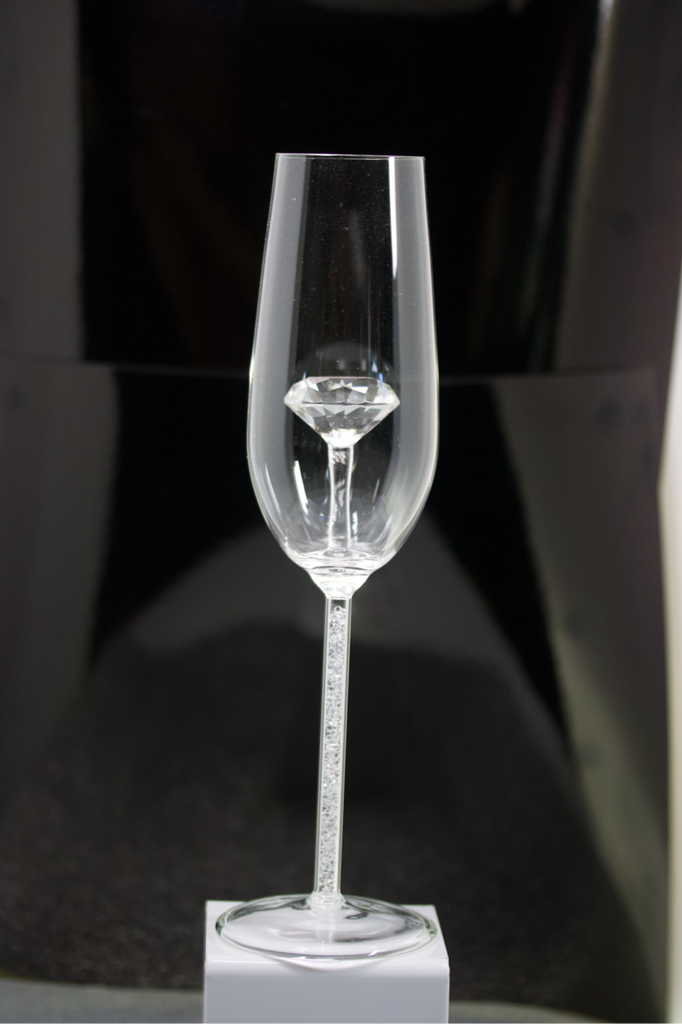Champagne glasses deals with diamonds
